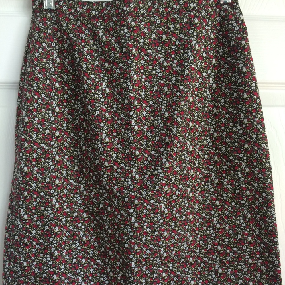 Casual corner floral print skirt